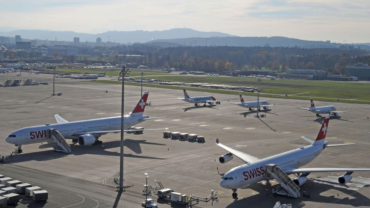 Nad Švýcarskem kvůli poruše nelétala dopoledne letadla